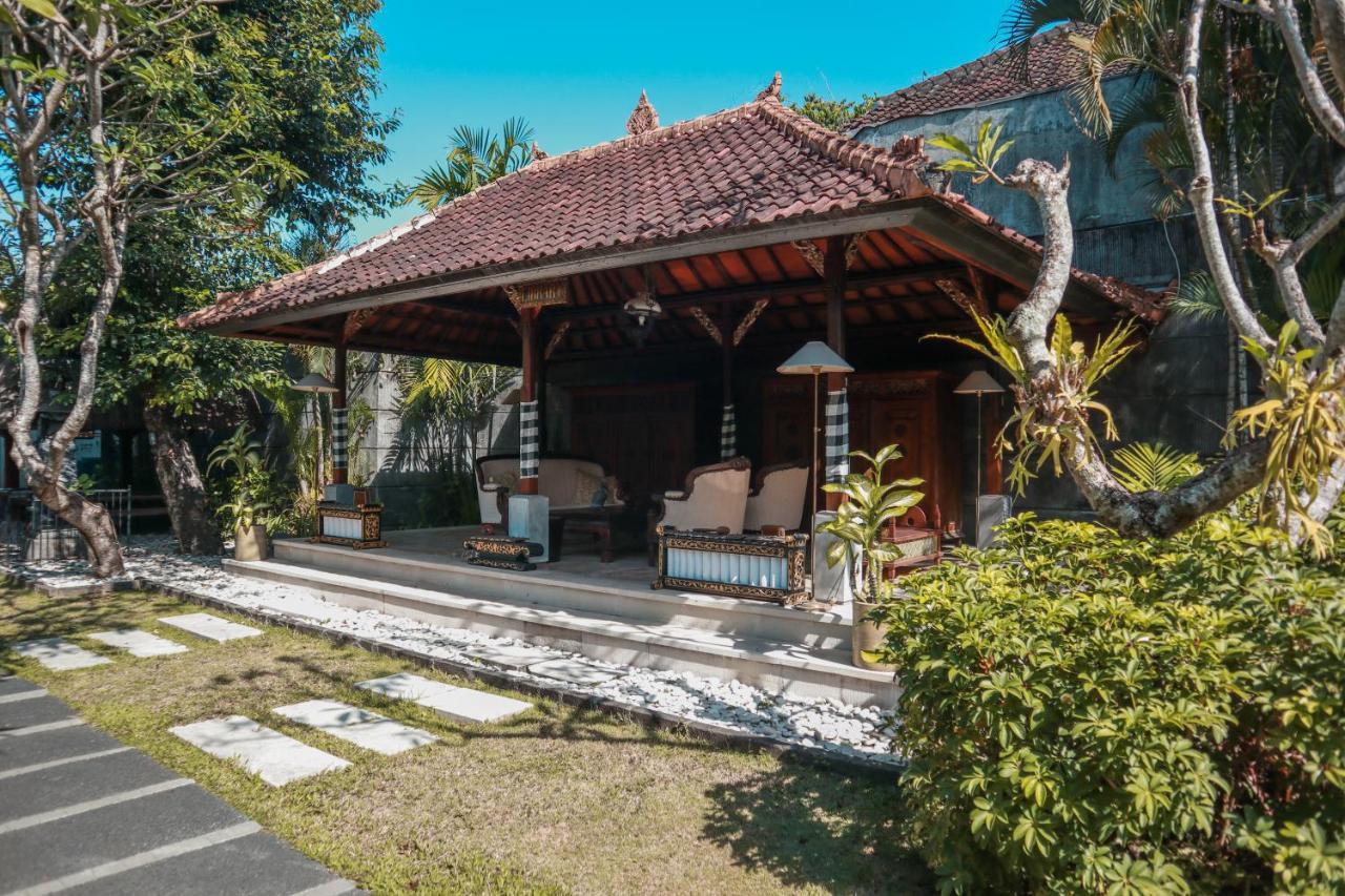 The Cakra Hotel Denpasar  Exterior photo