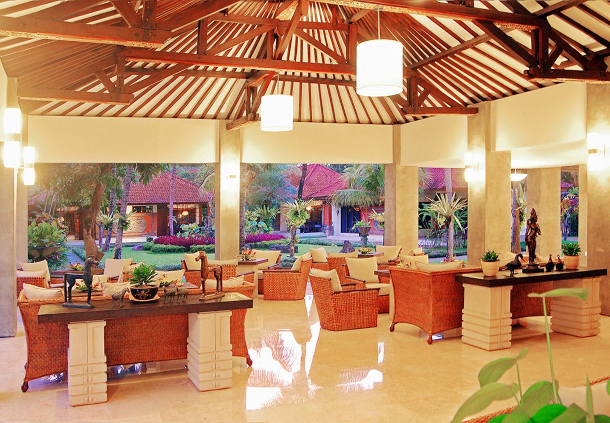 The Cakra Hotel Denpasar  Exterior photo