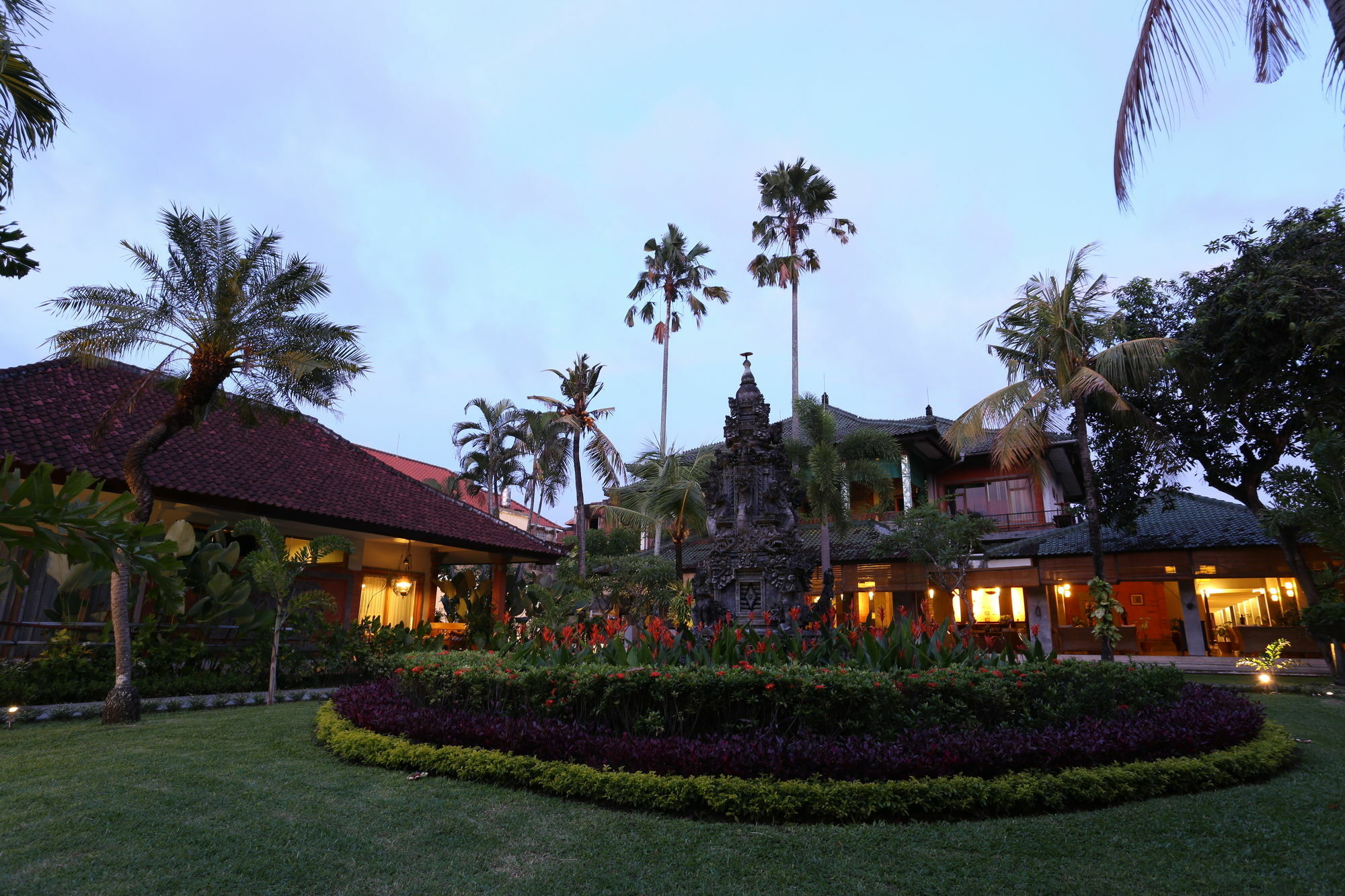 The Cakra Hotel Denpasar  Exterior photo